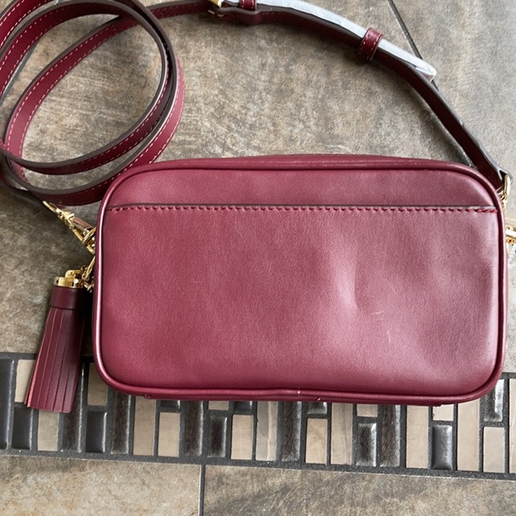 Michael Kors Small Camera Bag Ox Blood North/South - Picture 6 of 16